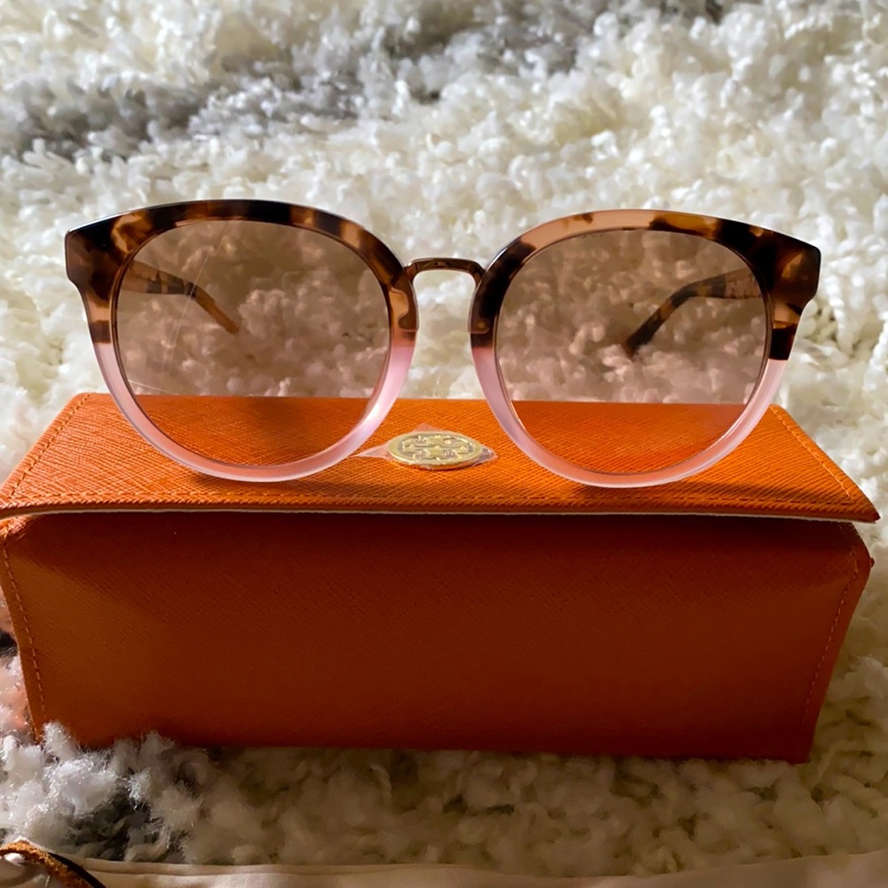 Gorgeous Tory Burch Sunglasses brand new in mint condition!